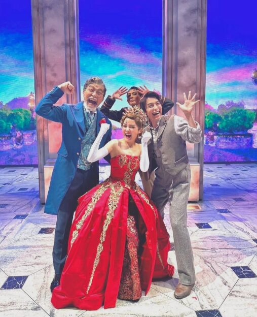 葵わかな
「ANASTASIA」